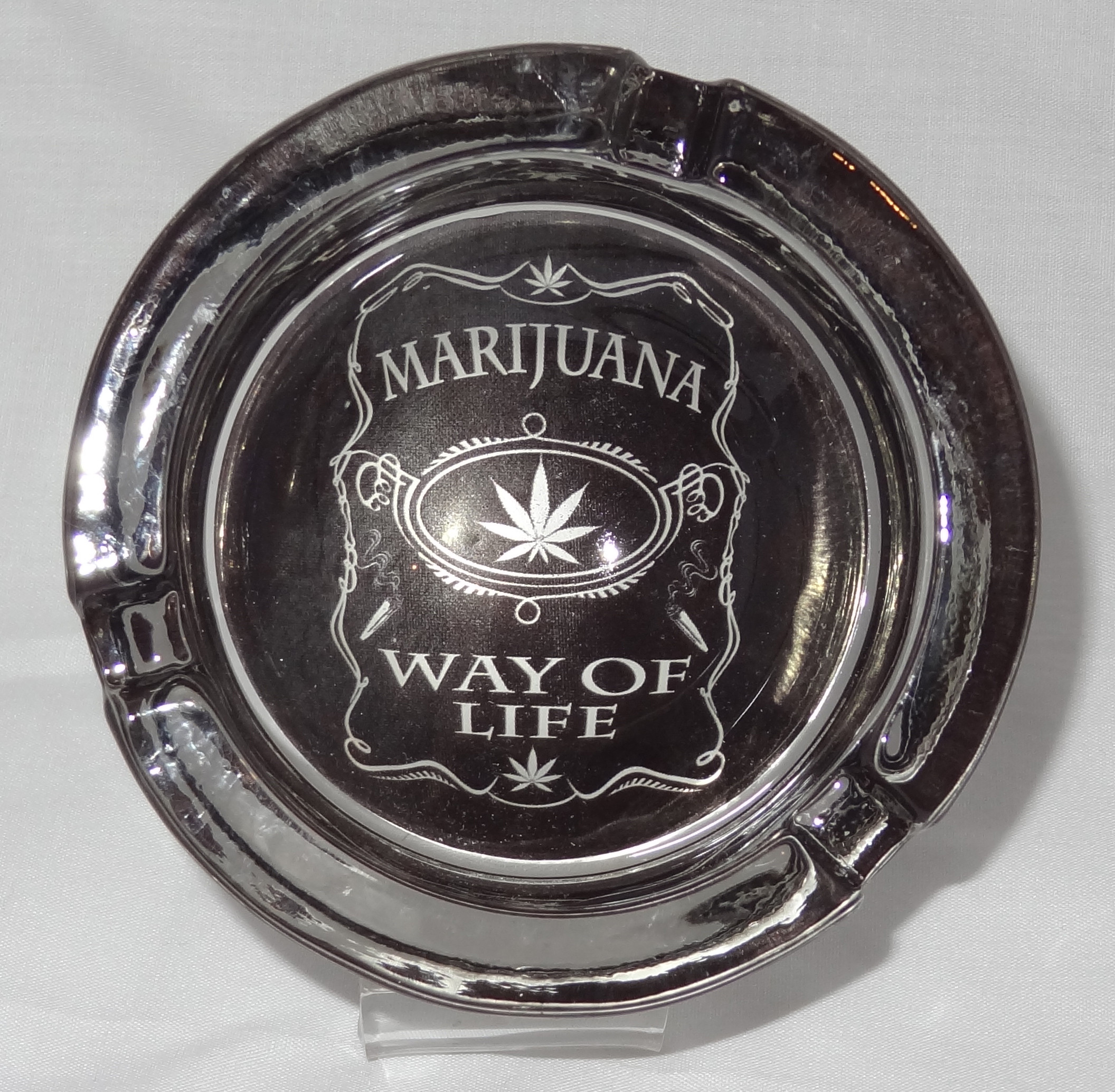 Small Round ASHTRAY - marihuana way of life black